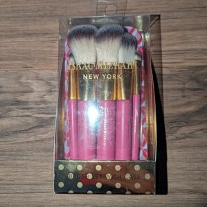 NITB Makeup travel brushed. Isaac Mizrahi travel make-up brushes.